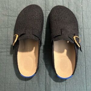 Rothy’s Black Slip-On Boucle Clogs with Gold Buckle - size 9